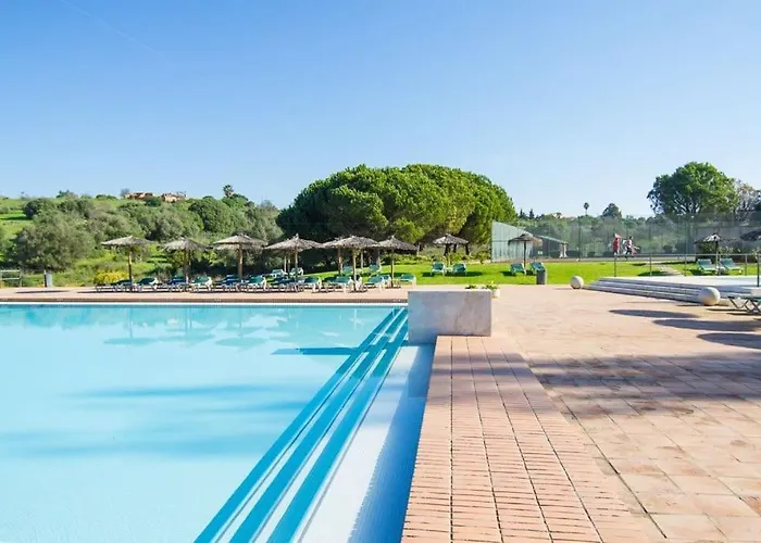 Resort-Style Spacious T2 With Pools And Tennis 5Min Beach Marina Lagos