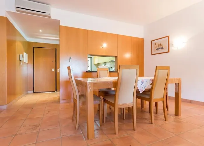 Spacious Terrace Apt Pool & Tennis - Marina Lagos